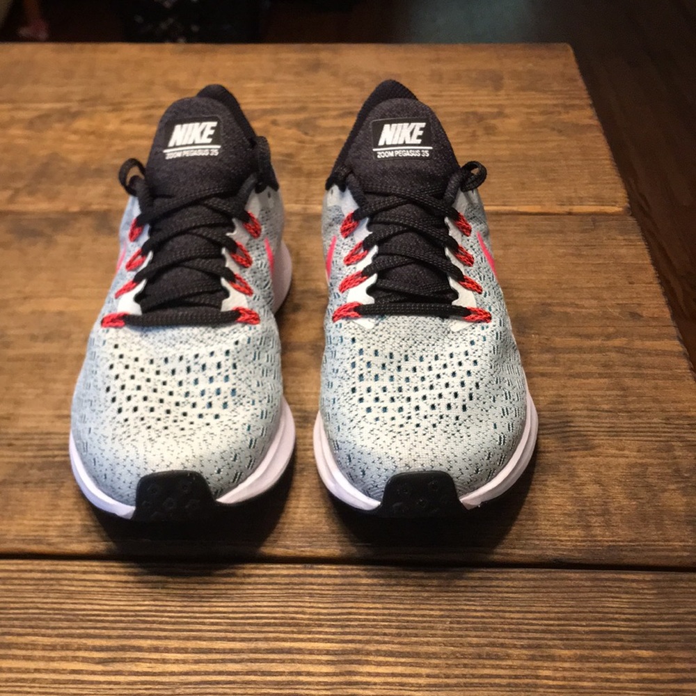 Nike- Zoom Pegasus 35 (woman’s 8)
